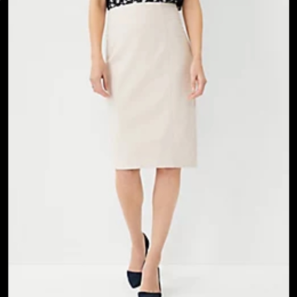 Ann Taylor seemed cotton twill skirt in cream 10P